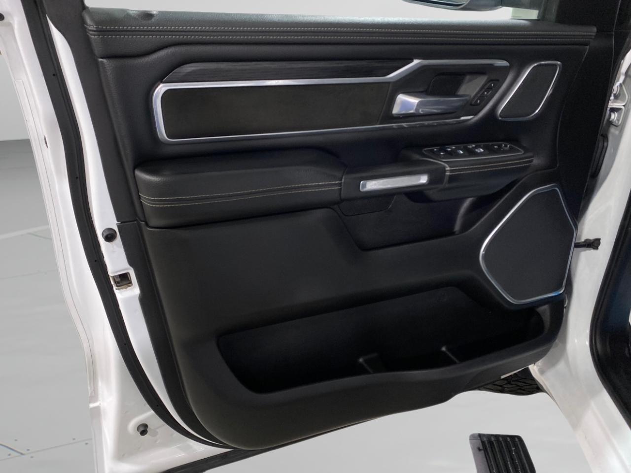 RAM 1500 Laramie Crew Cab SWB 4WD 2023