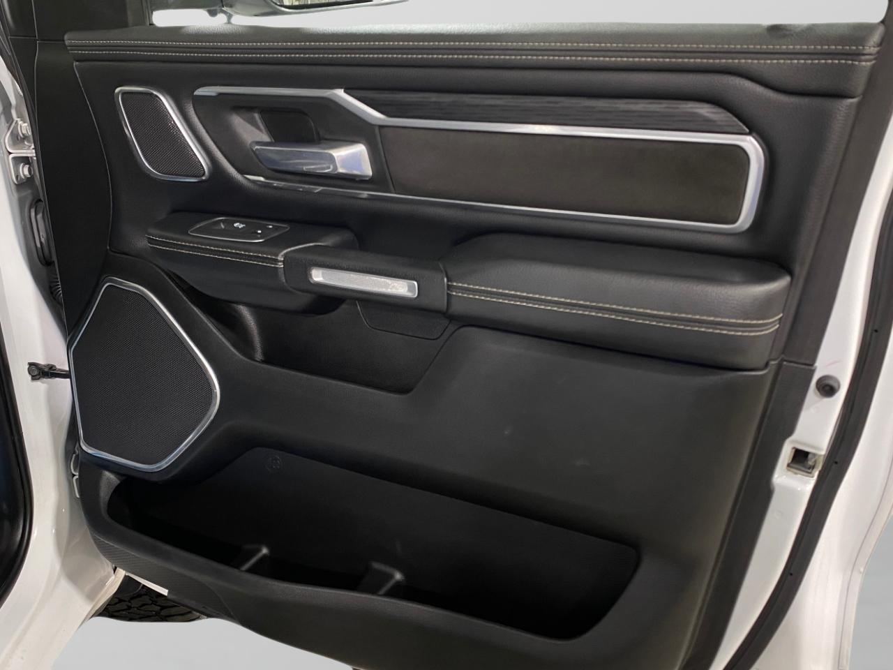 RAM 1500 Laramie Crew Cab SWB 4WD 2023