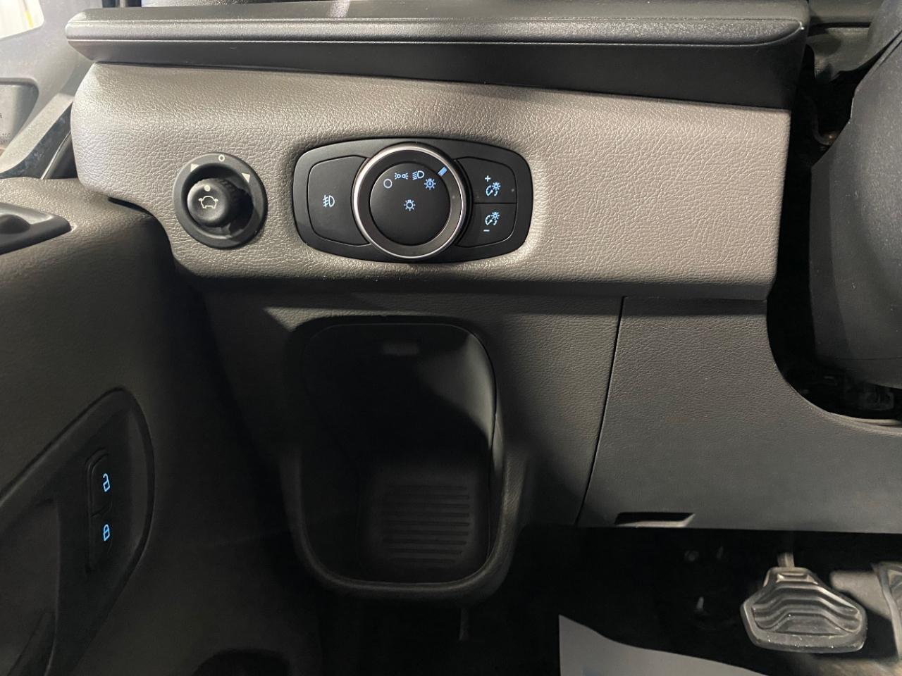 Ford Transit 350 Van Low Roof w/Sliding Pass. 130-in. WB 2020