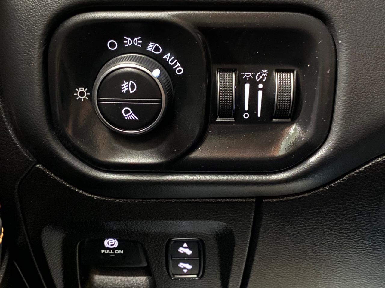 RAM 1500 Longhorn Crew Cab SWB 4WD 2019