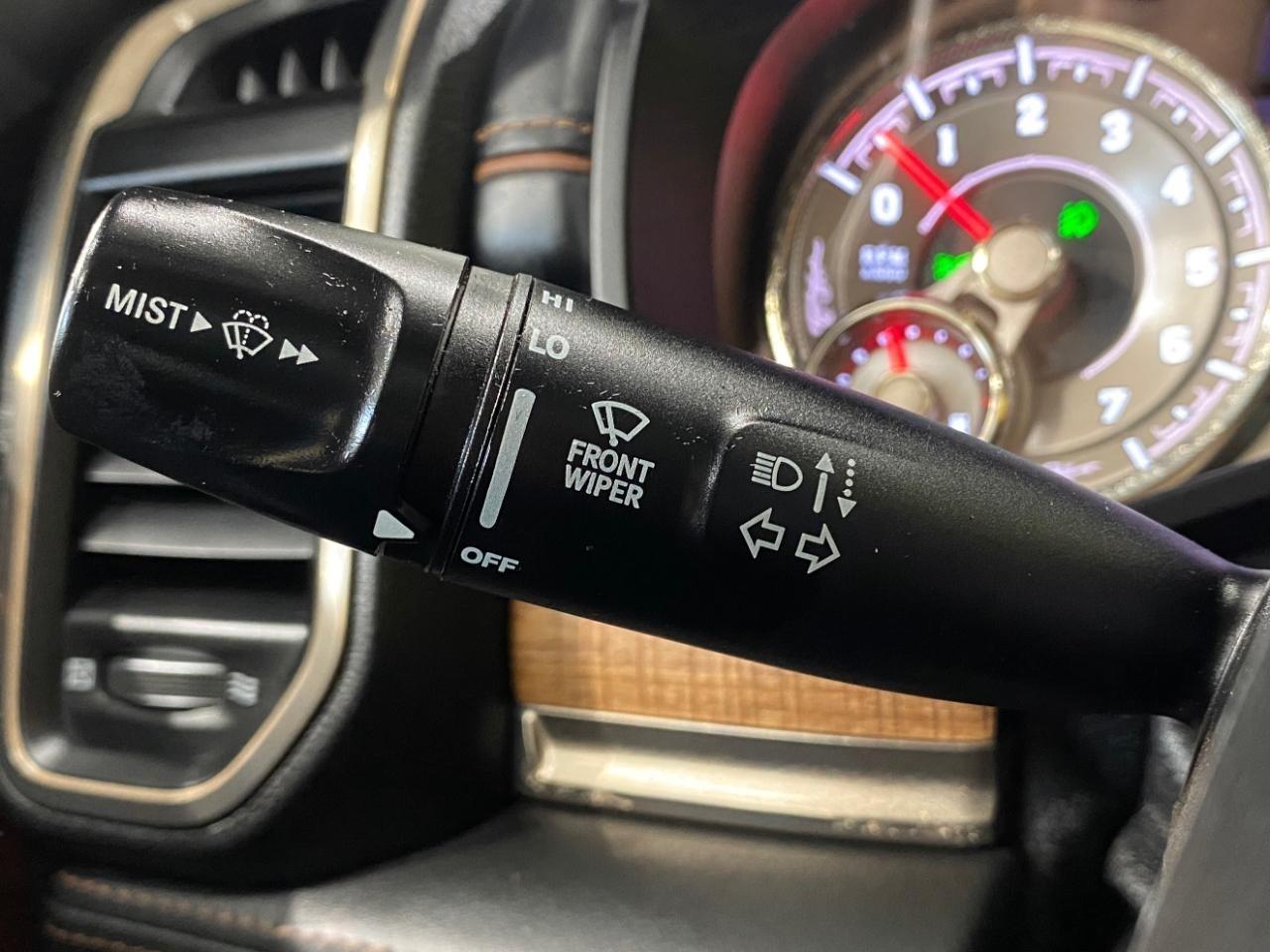 RAM 1500 Longhorn Crew Cab SWB 4WD 2019