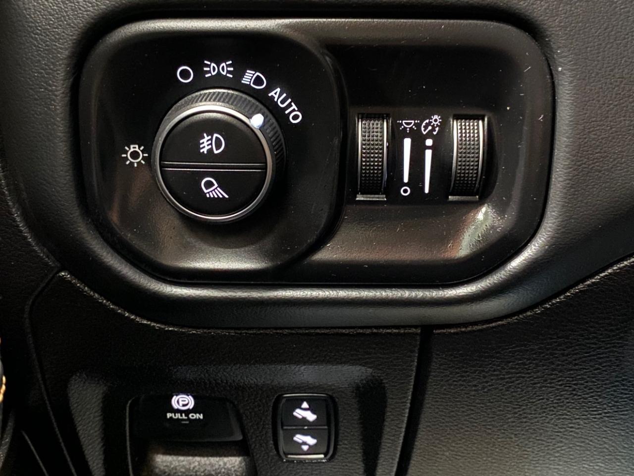 RAM 1500 Longhorn Crew Cab SWB 4WD 2019