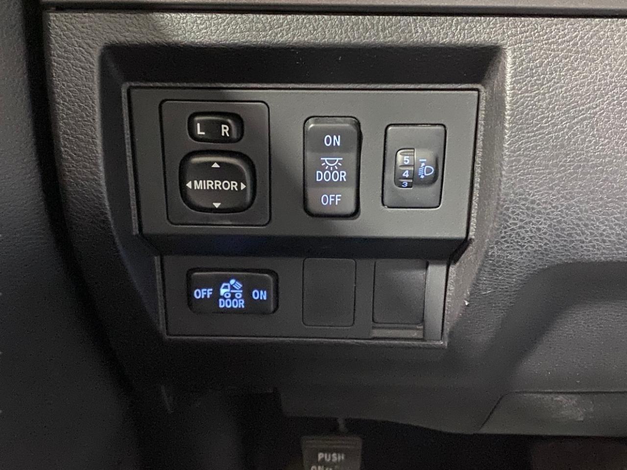 Toyota Tundra SR5 4.6L V8 Double Cab 4WD 2014