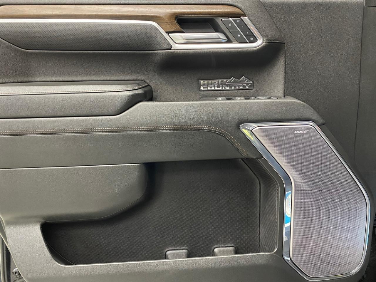 Chevrolet Silverado 1500 High Country Crew Cab 4WD 2023