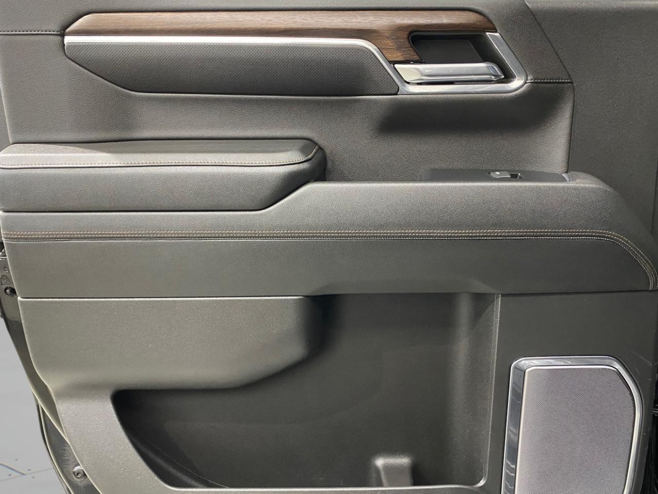 Chevrolet Silverado 1500 High Country Crew Cab 4WD 2023