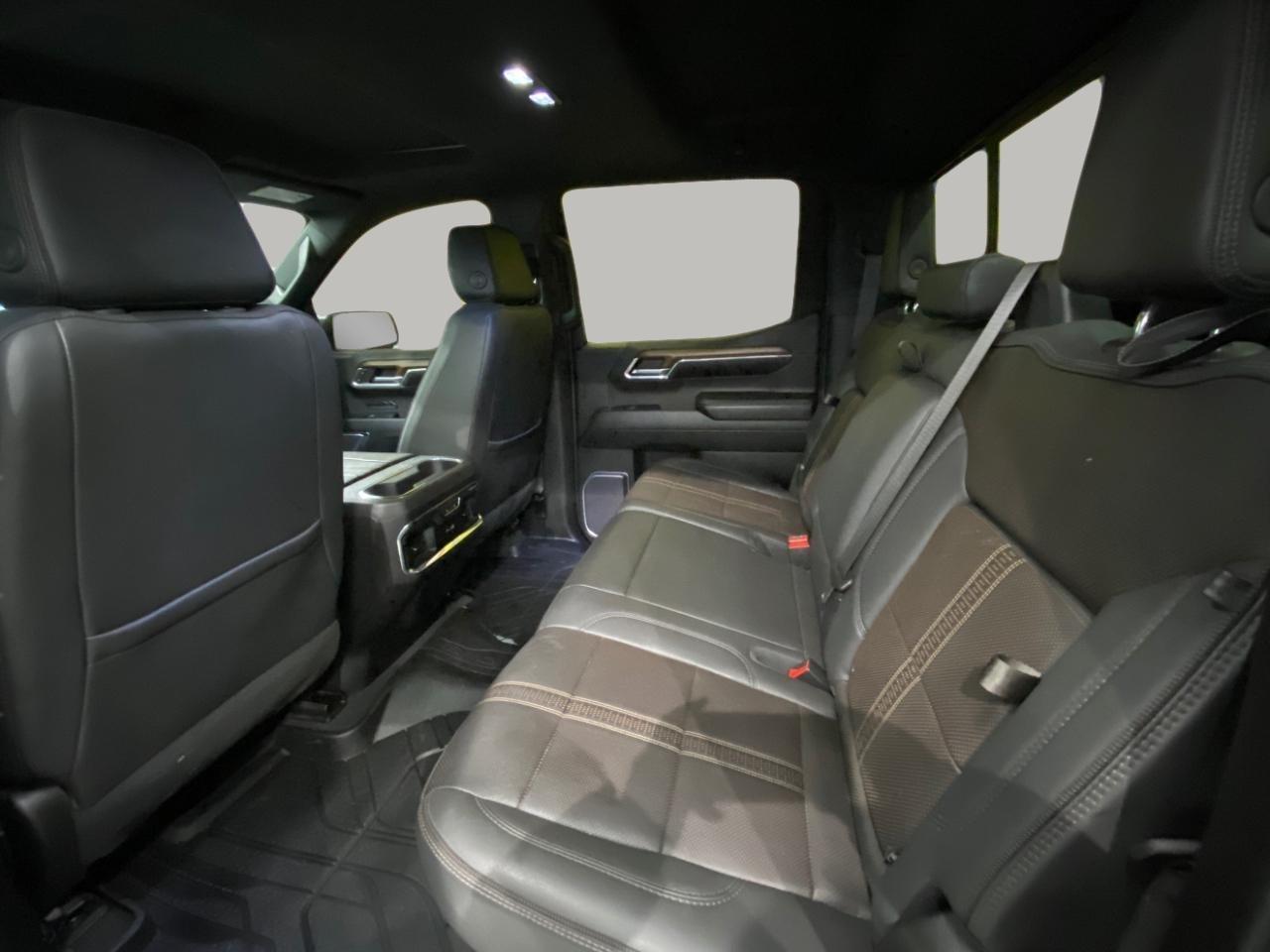 Chevrolet Silverado 1500 High Country Crew Cab 4WD 2023