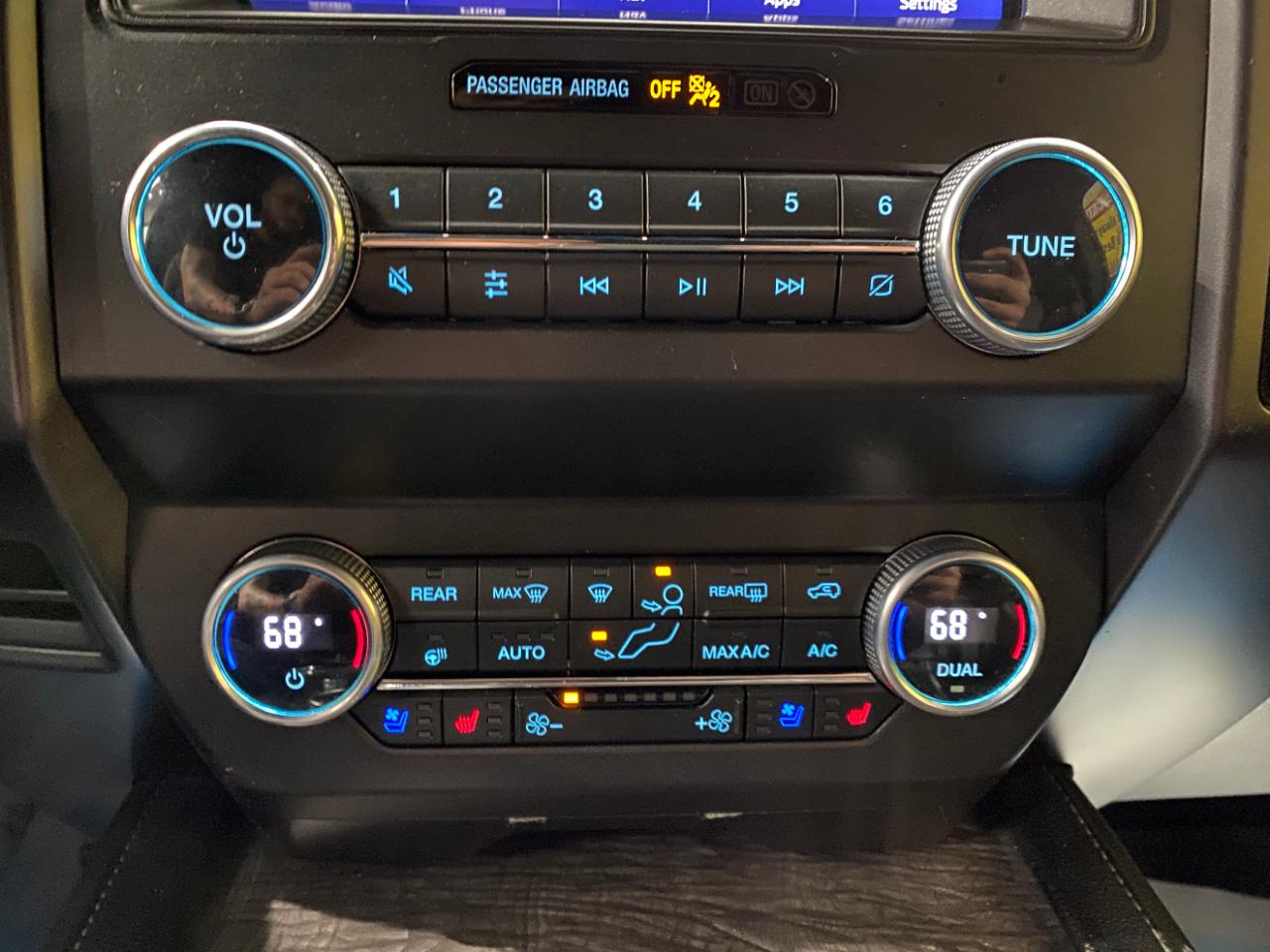 Ford Expedition  2021