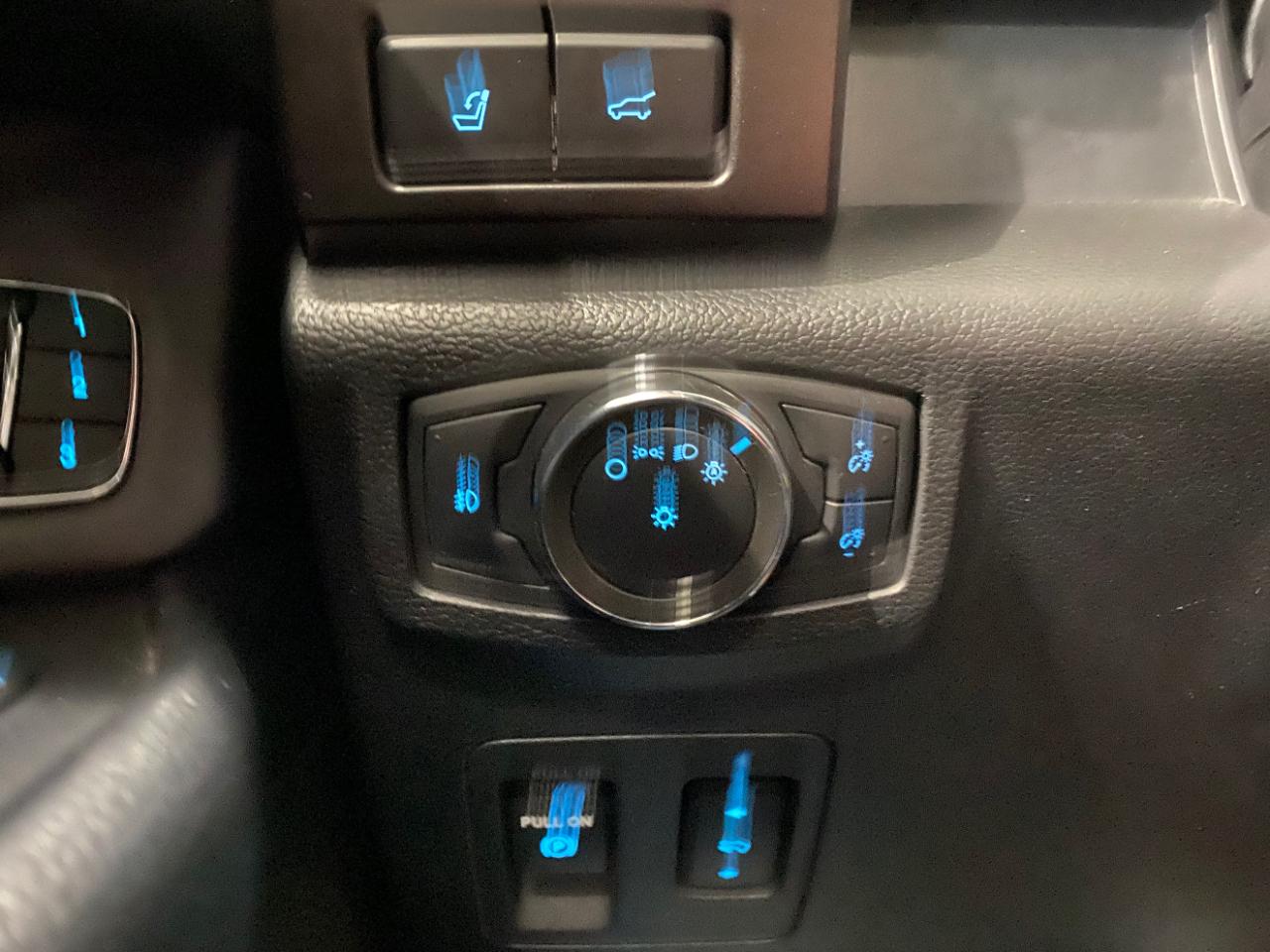 Ford Expedition  2021