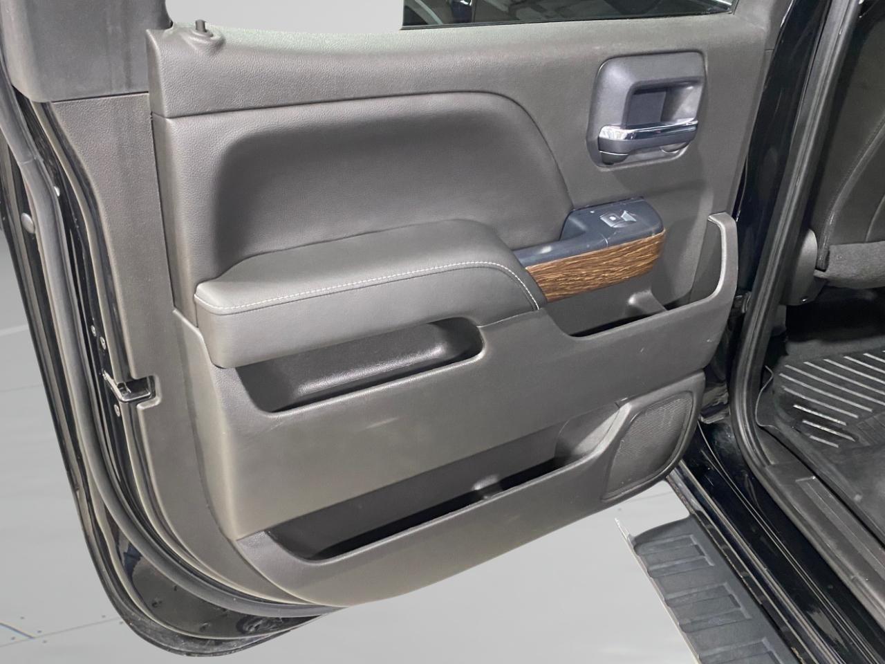GMC Sierra 1500 Denali Crew Cab Long Box 4WD 2018
