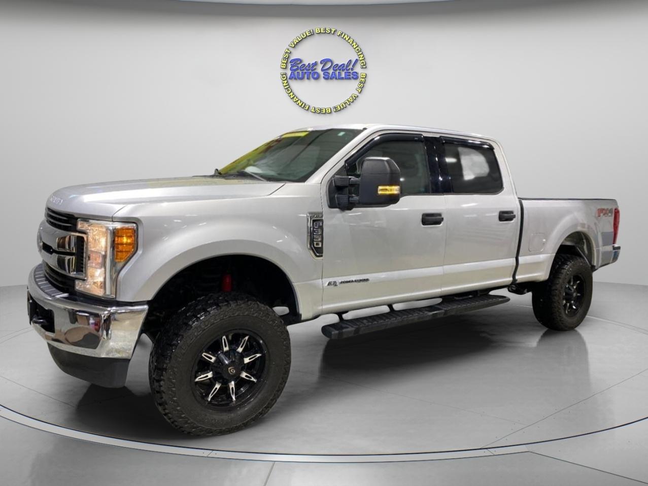 2017 Ford F-350 SD XLT Crew Cab 6.5 ft Bed 4WD