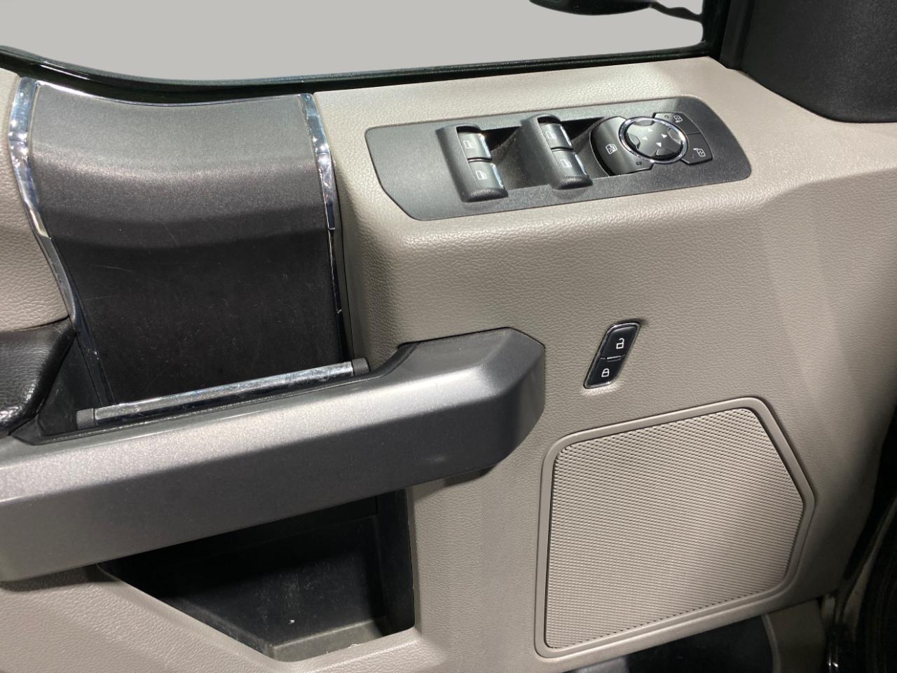 Ford F-150 XLT SuperCrew 5.5-ft. Bed 4WD 2015