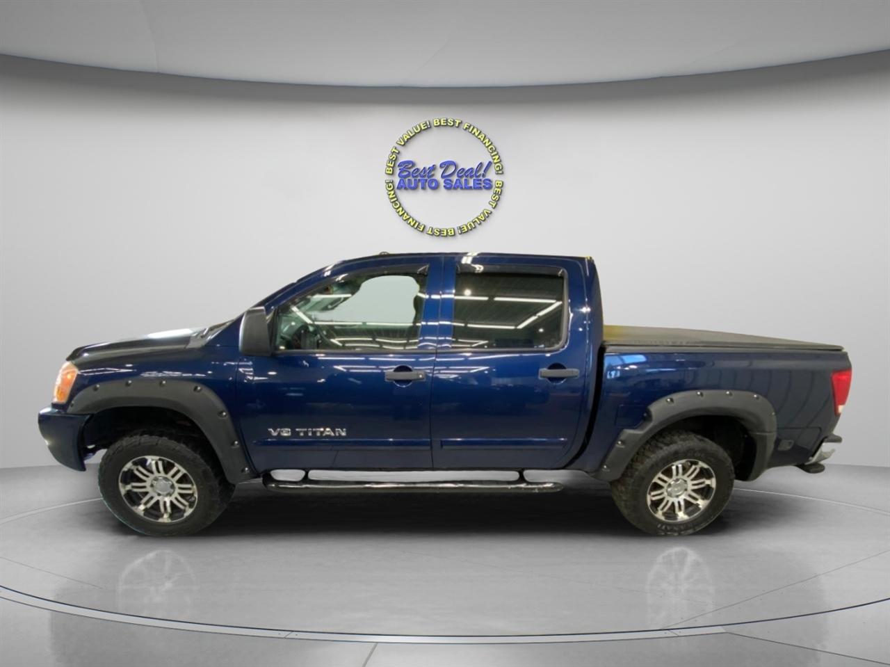 Nissan Titan SV Crew Cab 4WD 2012