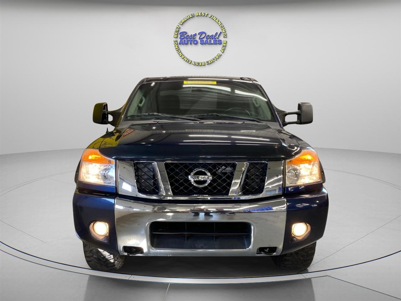 Nissan Titan SV Crew Cab 4WD 2012
