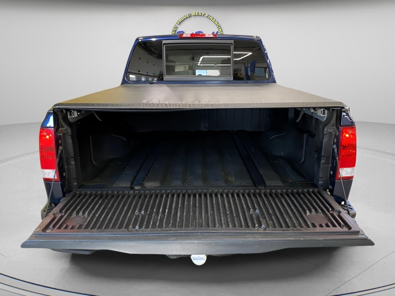 Nissan Titan SV Crew Cab 4WD 2012