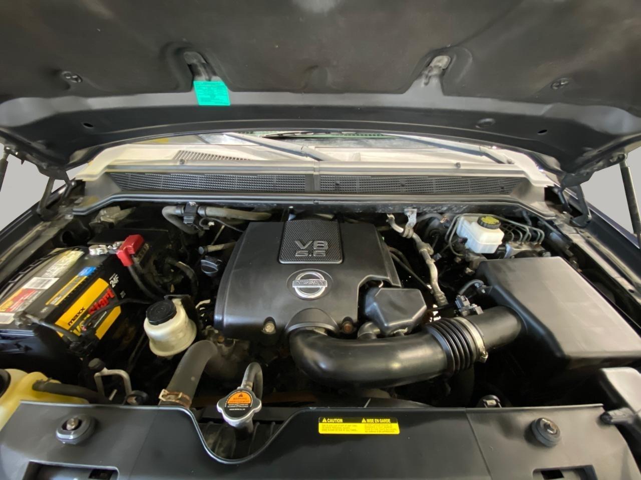 Nissan Titan SV Crew Cab 4WD 2012