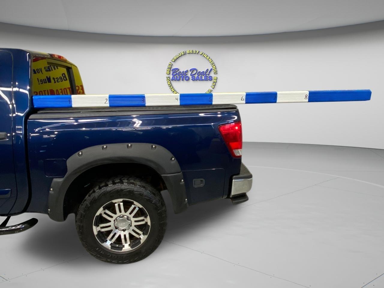 Nissan Titan SV Crew Cab 4WD 2012