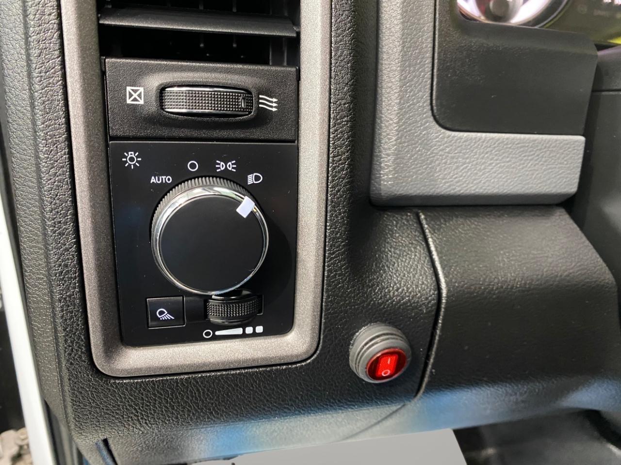 RAM 1500 Classic Tradesman Quad Cab 4WD 2019