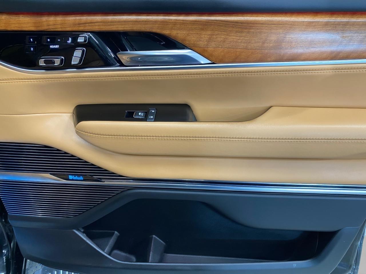 Jeep Grand Wagoneer  2022