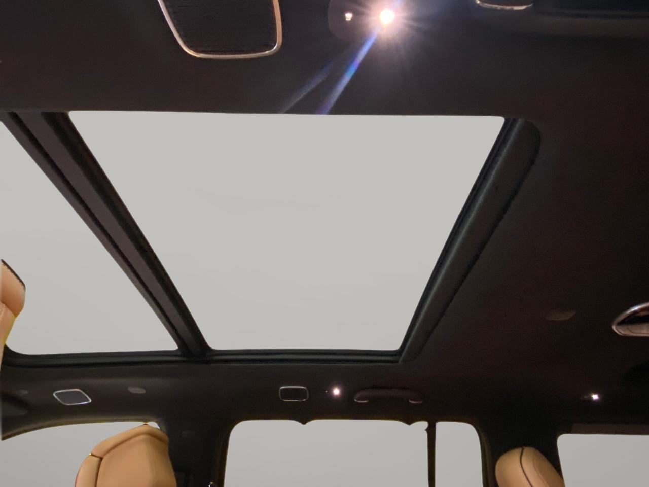 Jeep Grand Wagoneer  2022