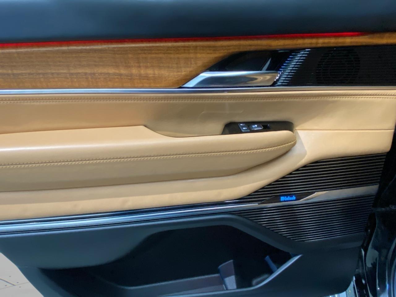 Jeep Grand Wagoneer  2022