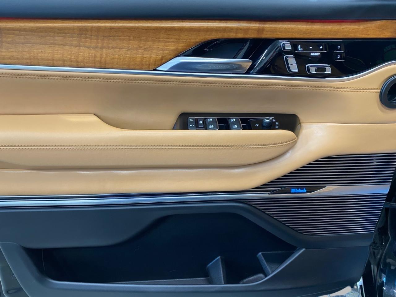 Jeep Grand Wagoneer  2022