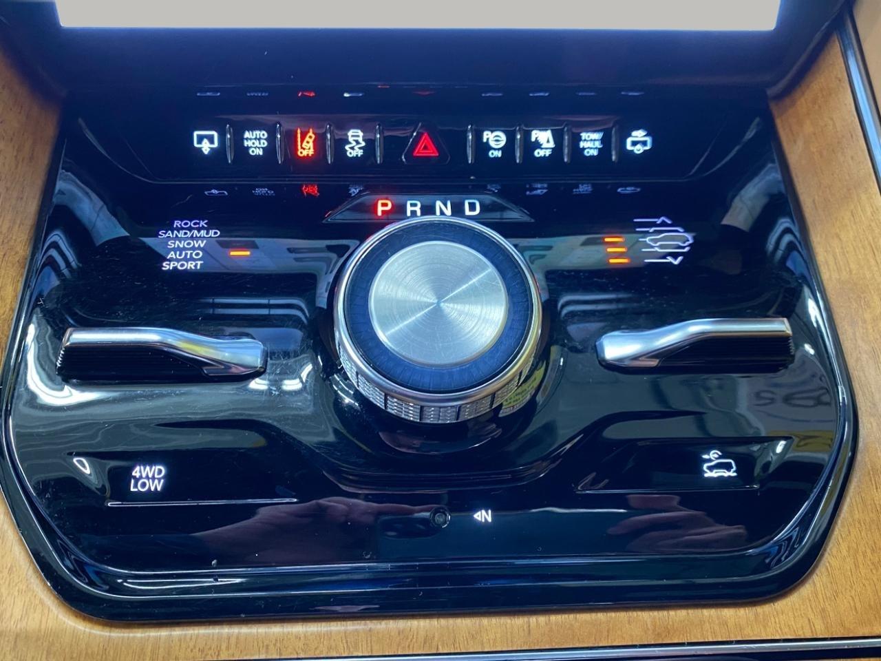 Jeep Grand Wagoneer  2022