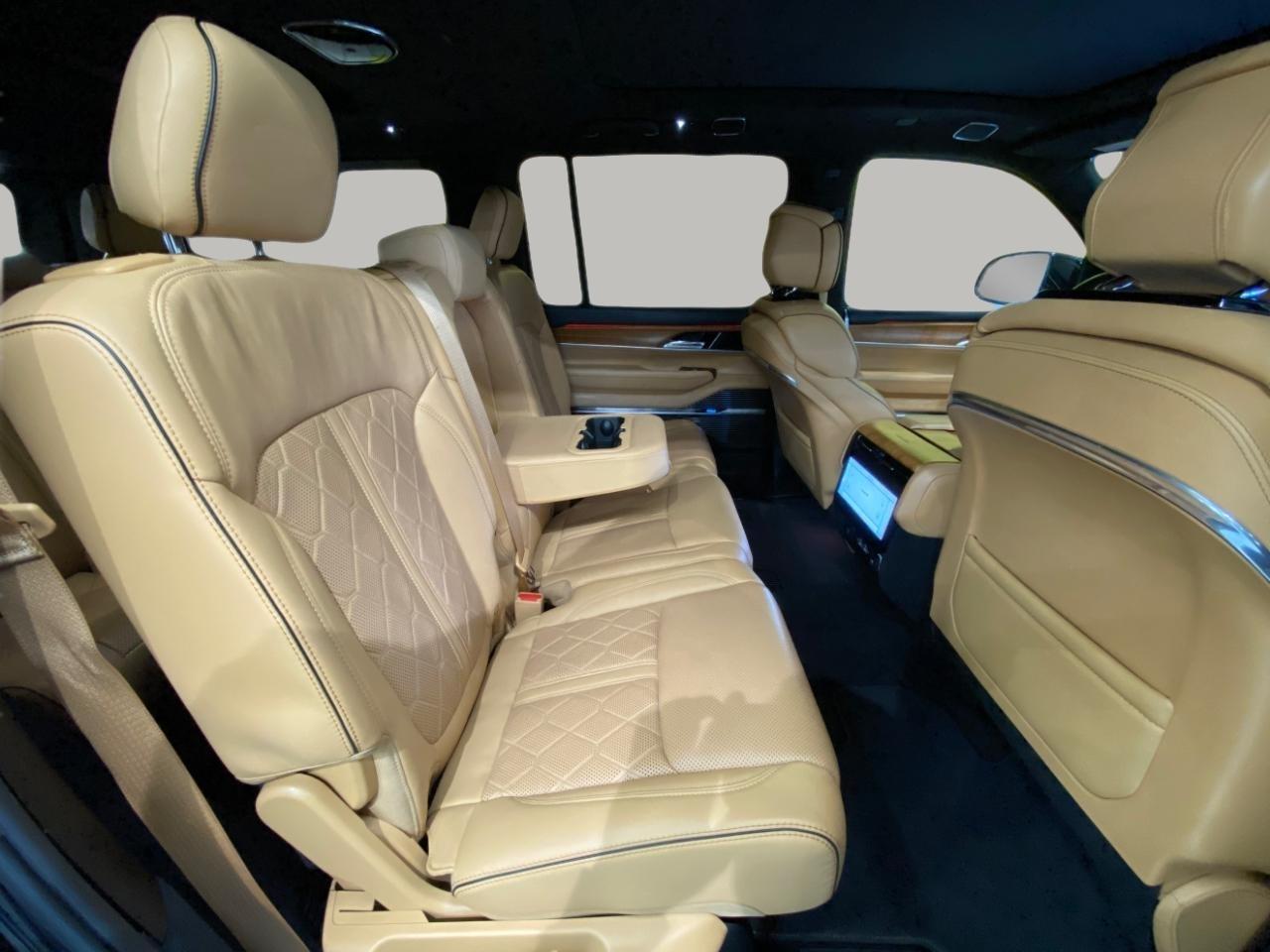 Jeep Grand Wagoneer  2022