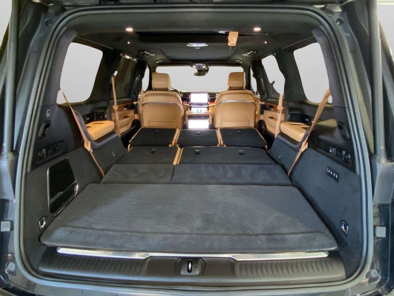 Jeep Grand Wagoneer  2022