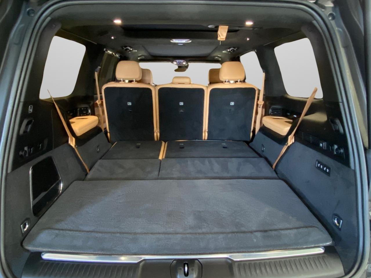 Jeep Grand Wagoneer  2022