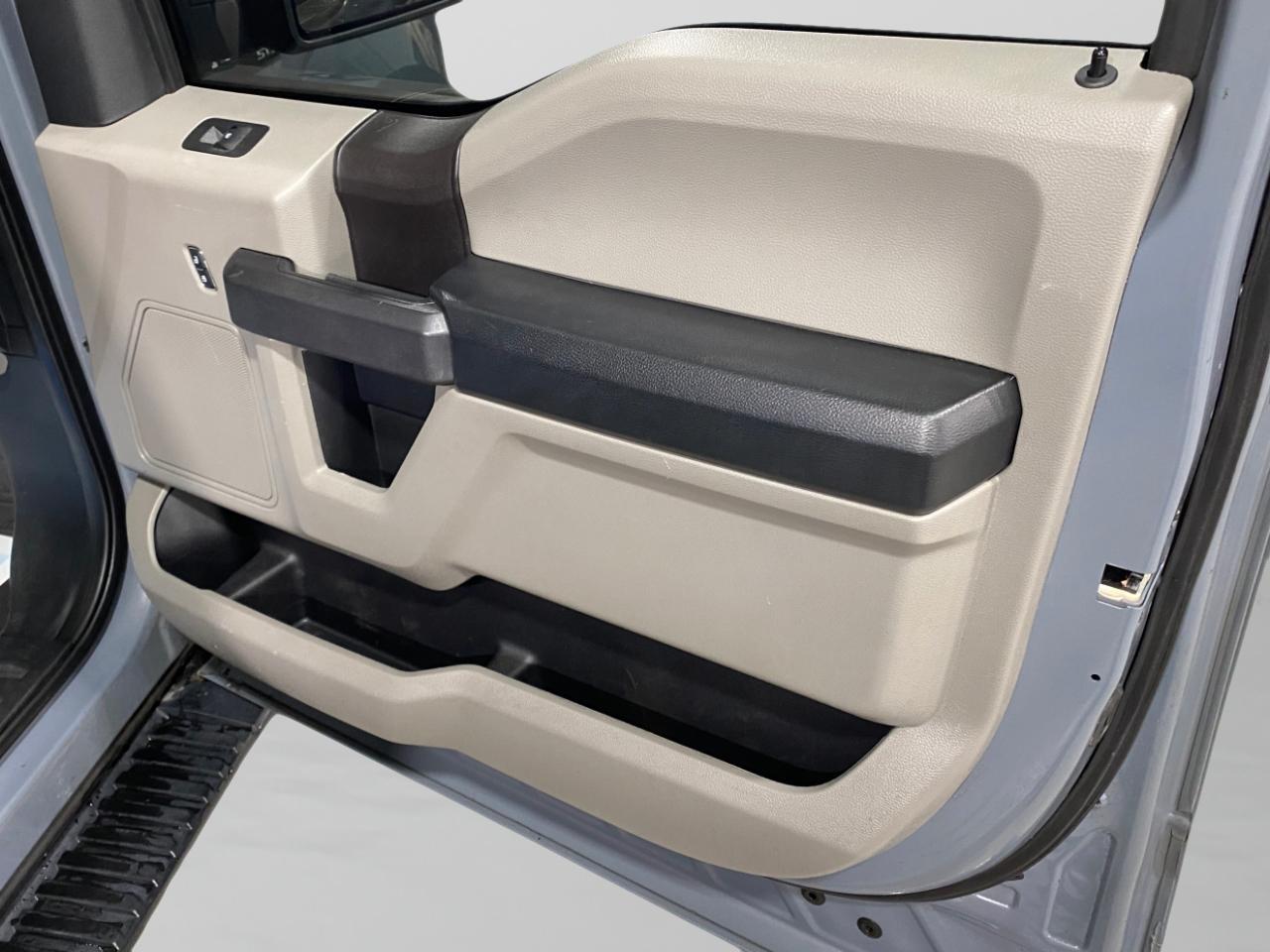 Ford F-150 XL SuperCrew Short Bed 4WD 2019