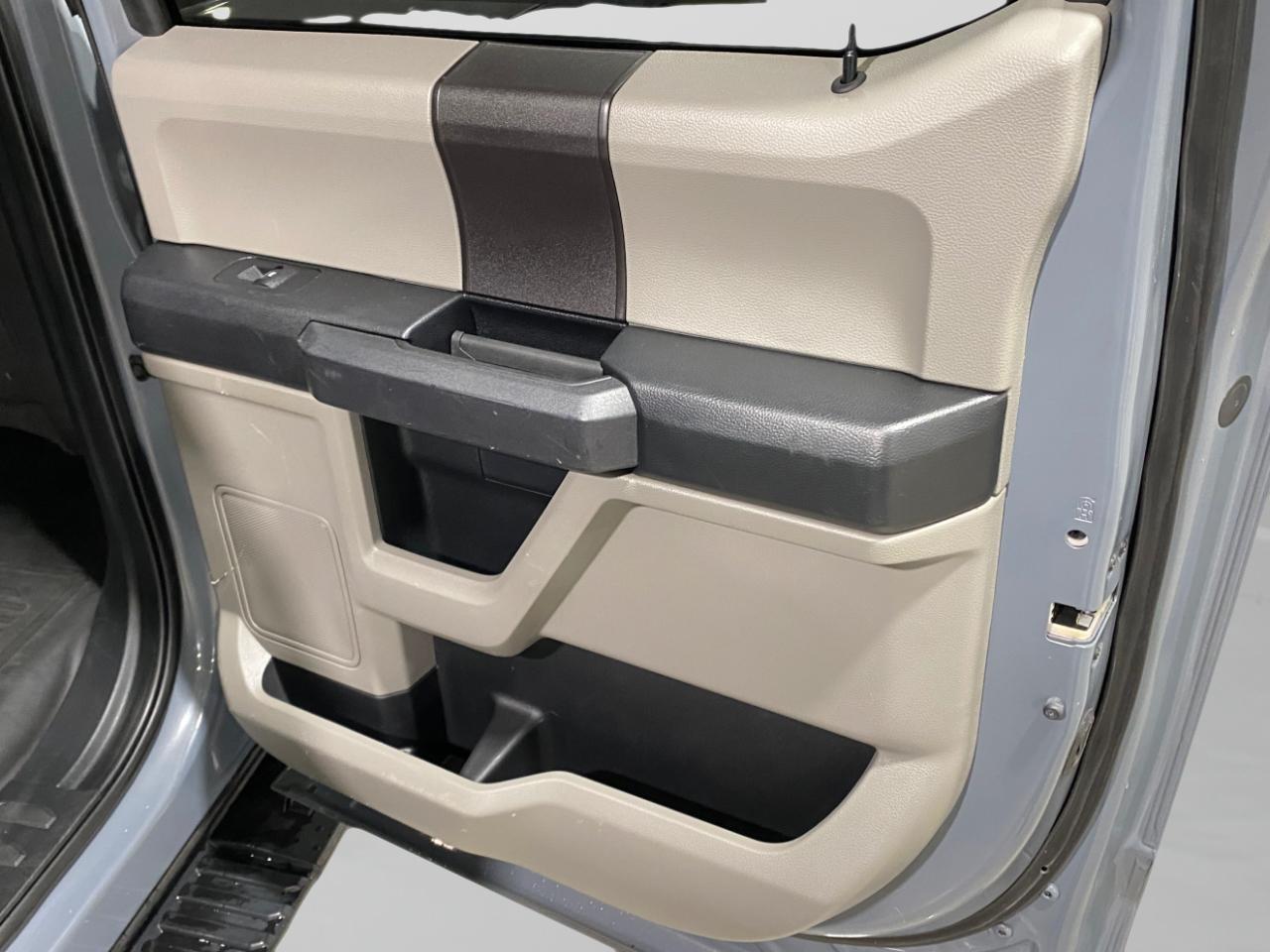 Ford F-150 XL SuperCrew Short Bed 4WD 2019