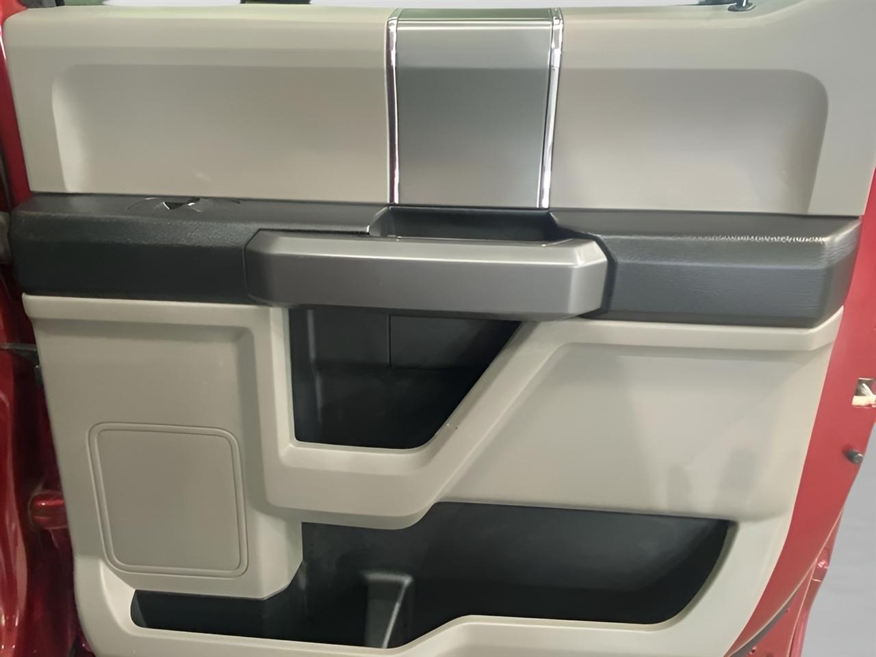 Ford F-350 SD XLT Crew Cab 4WD 2018