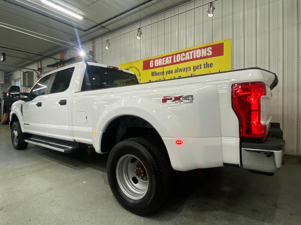 Ford F-350 SD King Ranch Crew Cab Long Bed DRW 4WD 2022