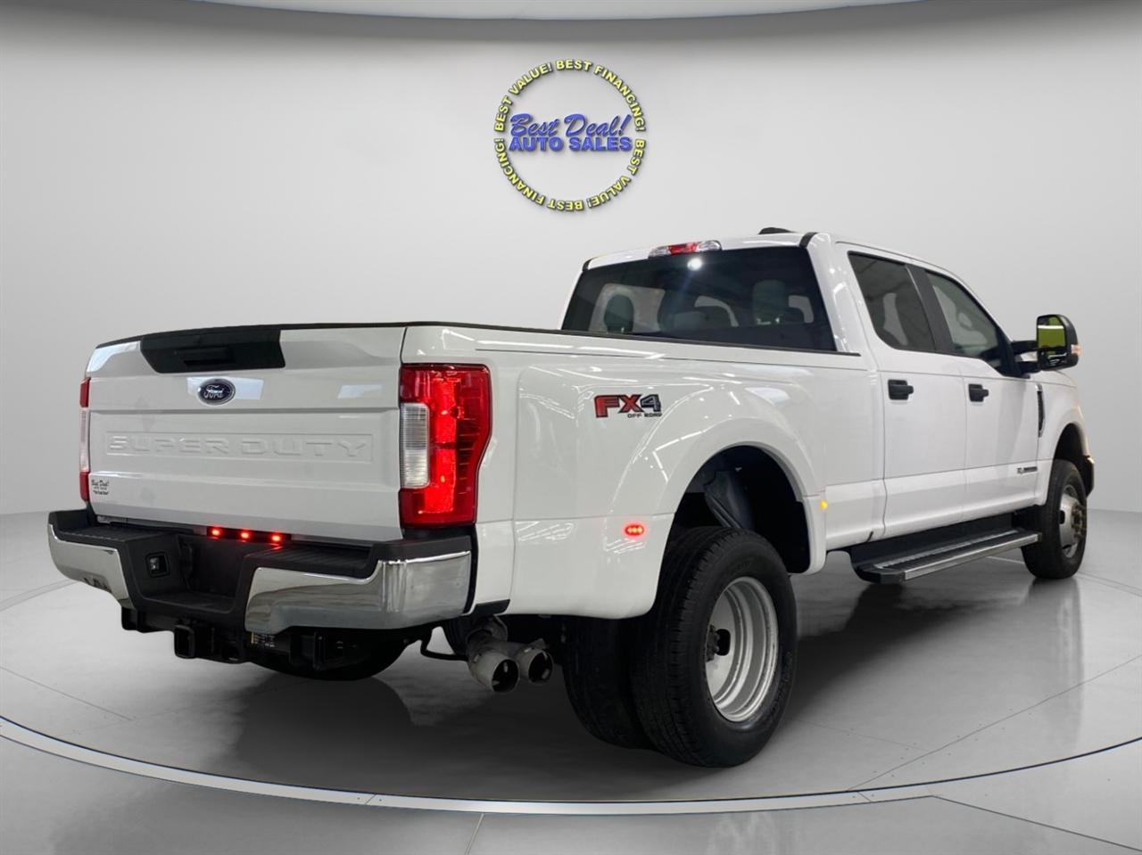 Ford F-350 SD XL Crew Cab 4WD DRW 2022