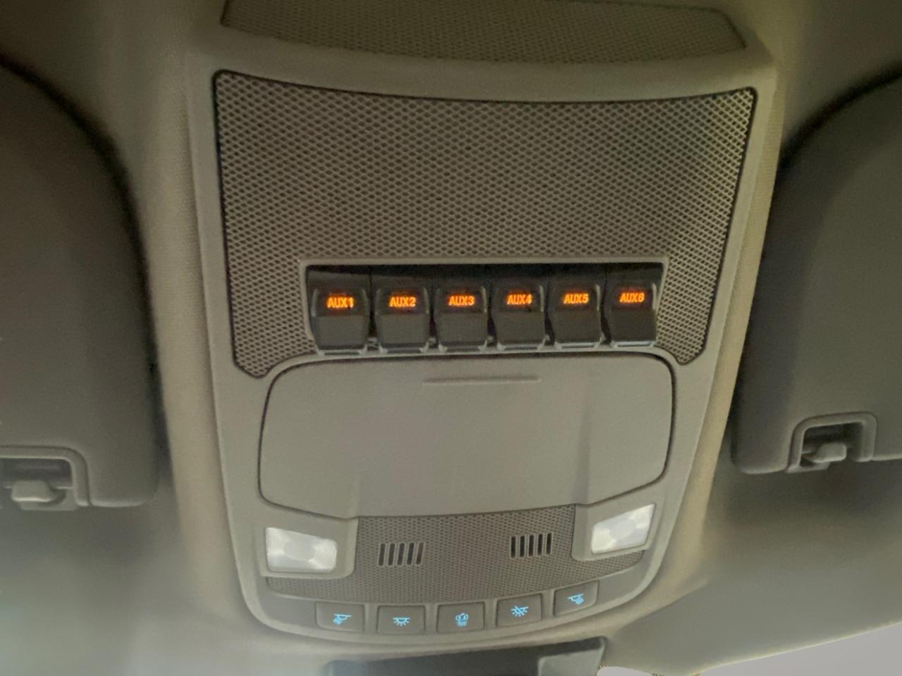 Ford F-350 SD XL Crew Cab 4WD DRW 2022