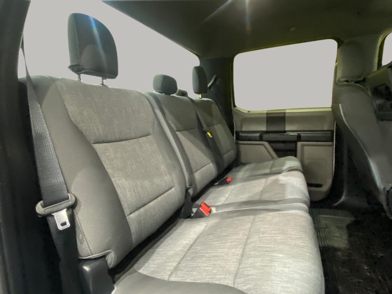 Ford F-350 SD XL Crew Cab 4WD DRW 2022