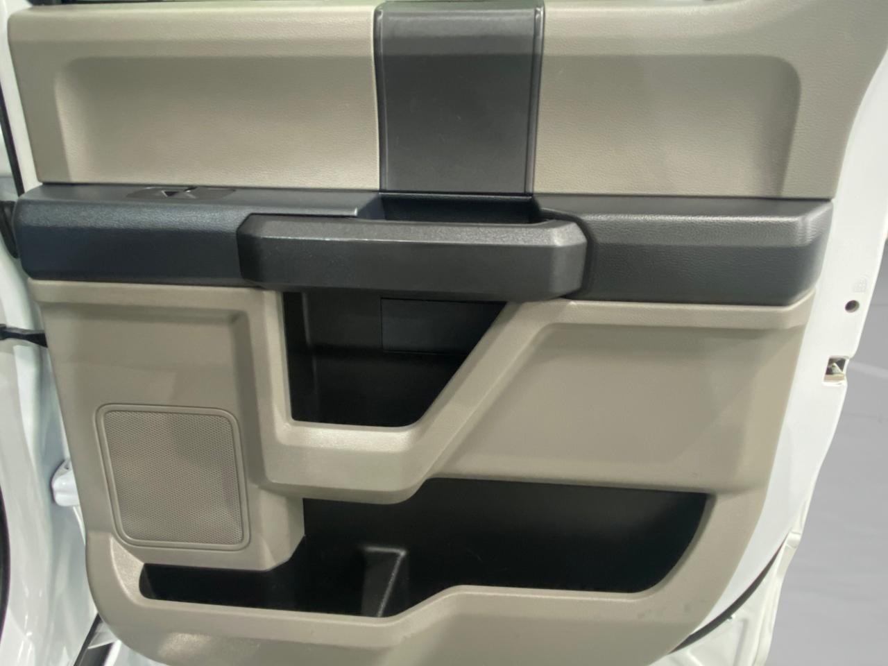 Ford F-350 SD XL Crew Cab 4WD DRW 2022