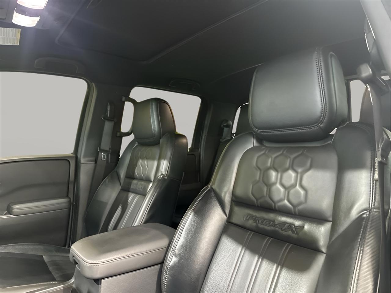 Nissan Frontier PRO-4X Crew Cab 4WD 2022