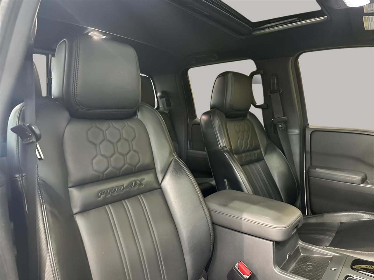 Nissan Frontier PRO-4X Crew Cab 4WD 2022