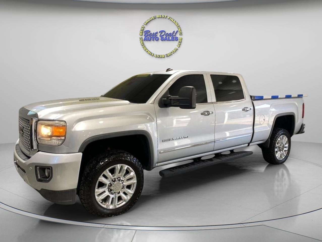 2015 GMC Sierra 2500HD Denali Crew Cab 6.5 FT Bed 4WD