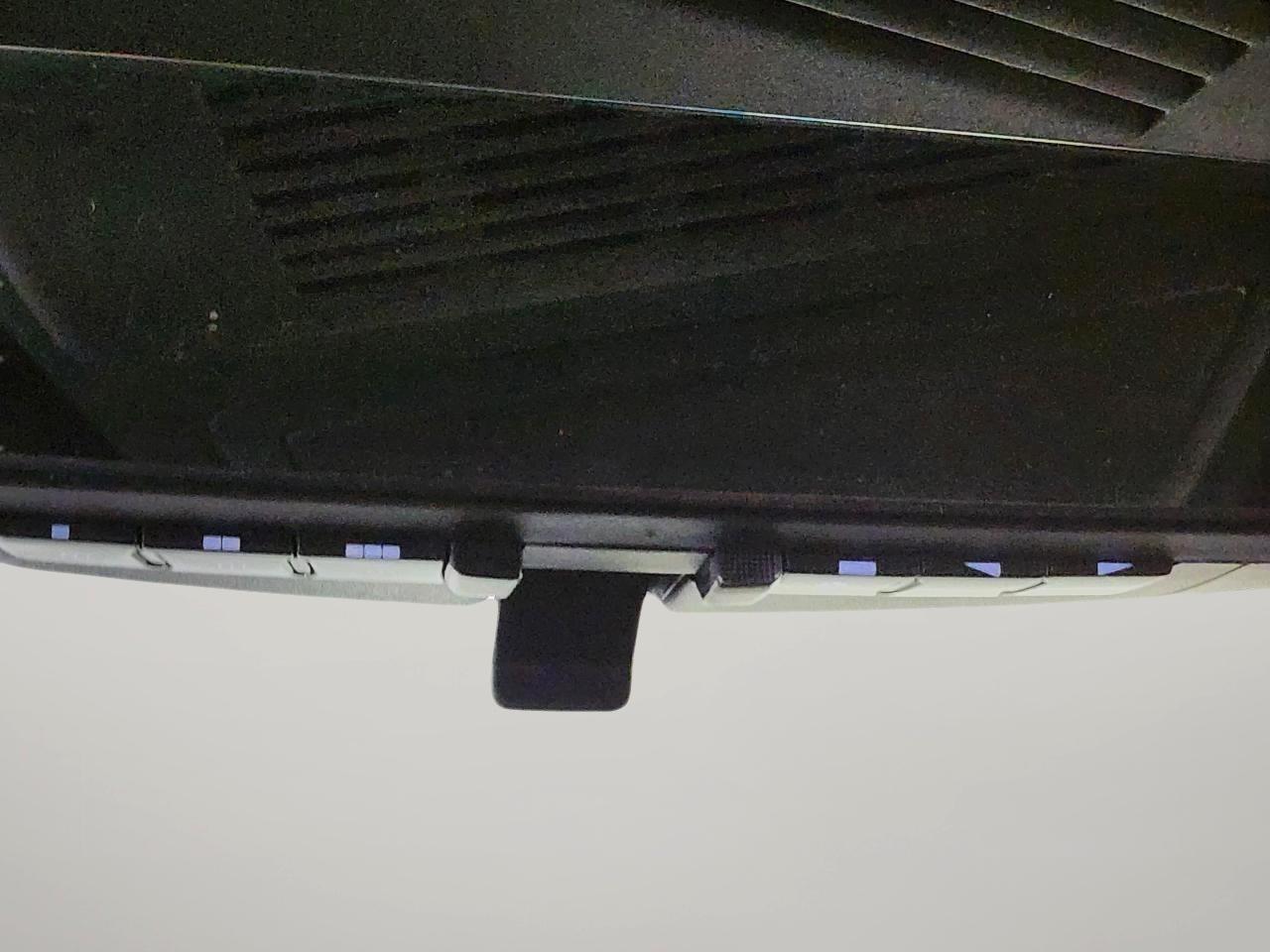 Nissan Armada  2021