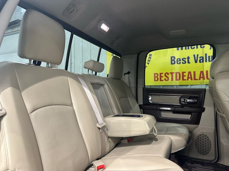 RAM 1500 Laramie Crew Cab 4WD 2016
