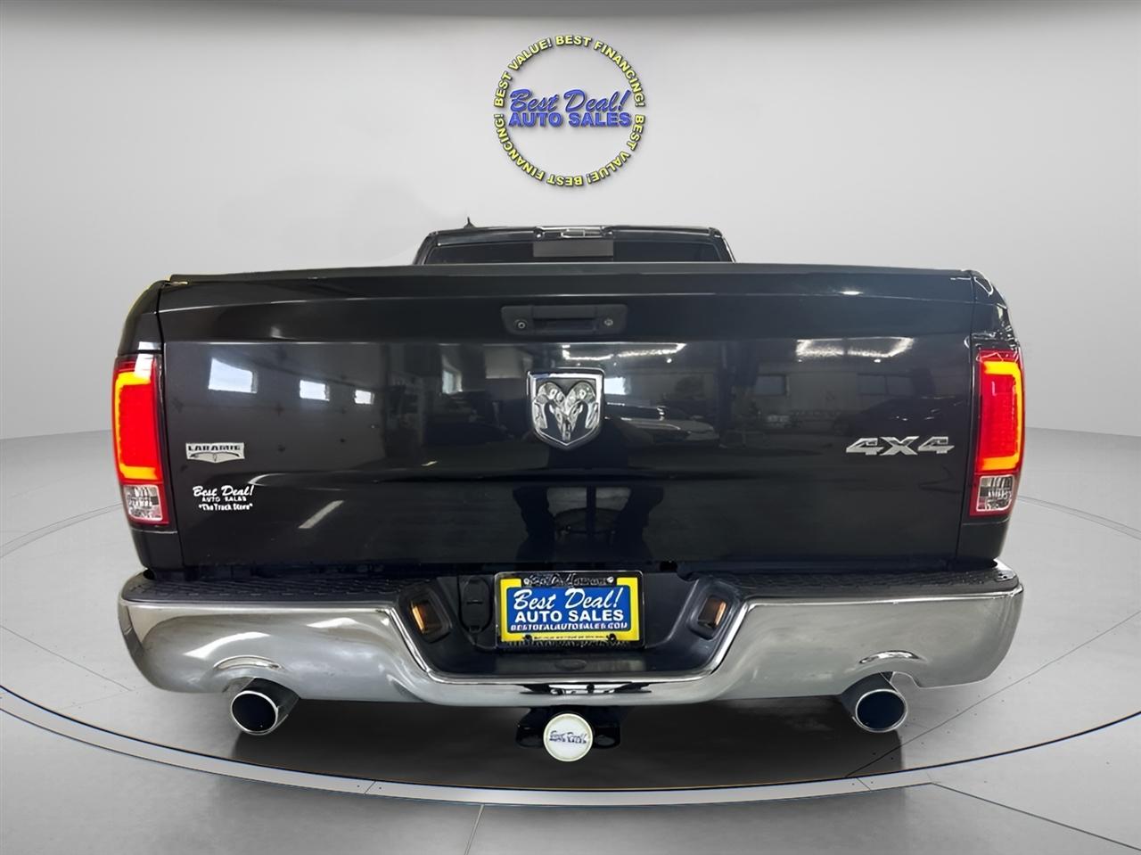 RAM 1500 Laramie Crew Cab 4WD 2016