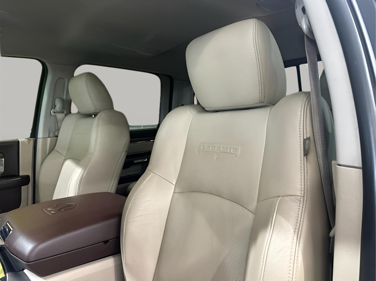 RAM 1500 Laramie Crew Cab 4WD 2016