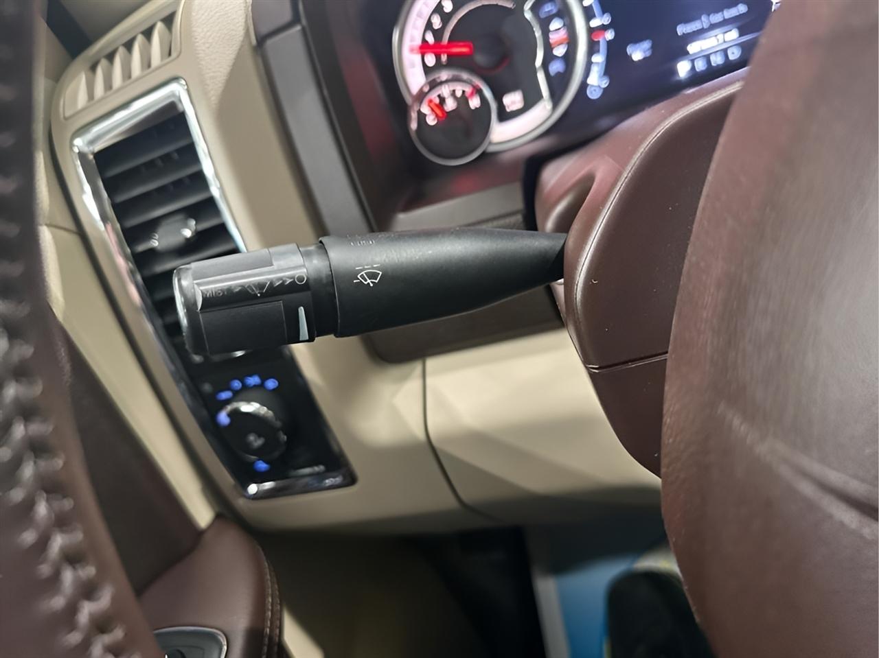 RAM 1500 Laramie Crew Cab 4WD 2016