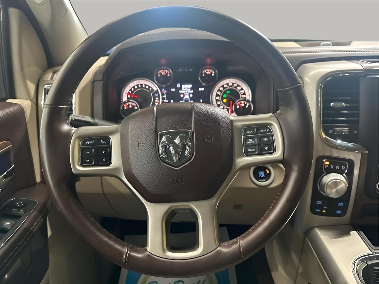RAM 1500 Laramie Crew Cab 4WD 2016