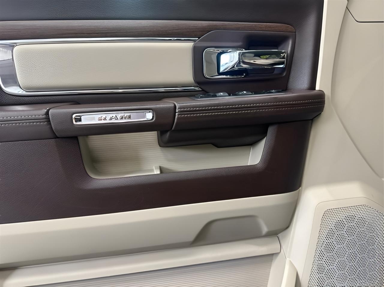 RAM 1500 Laramie Crew Cab 4WD 2016