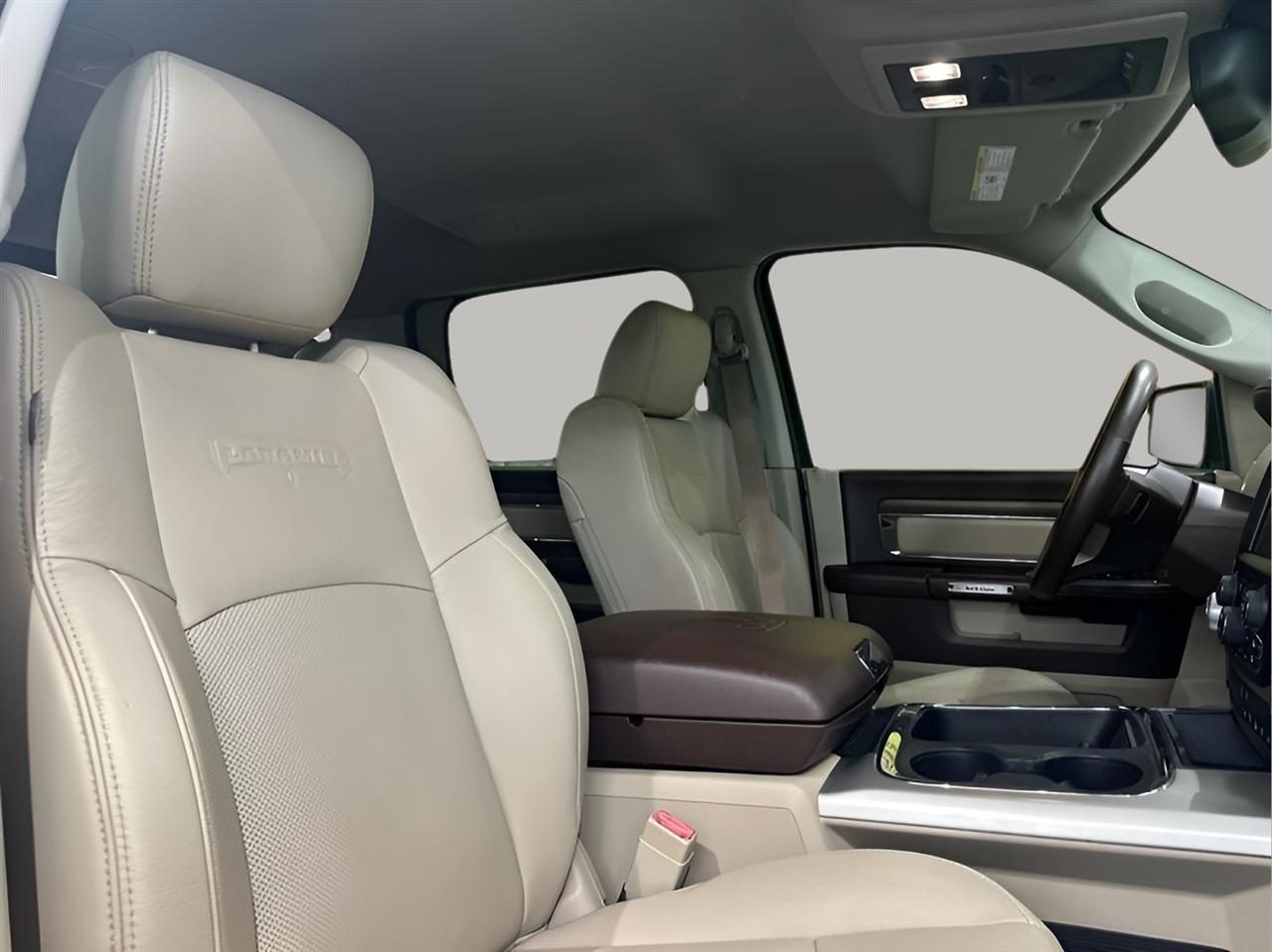 RAM 1500 Laramie Crew Cab 4WD 2016