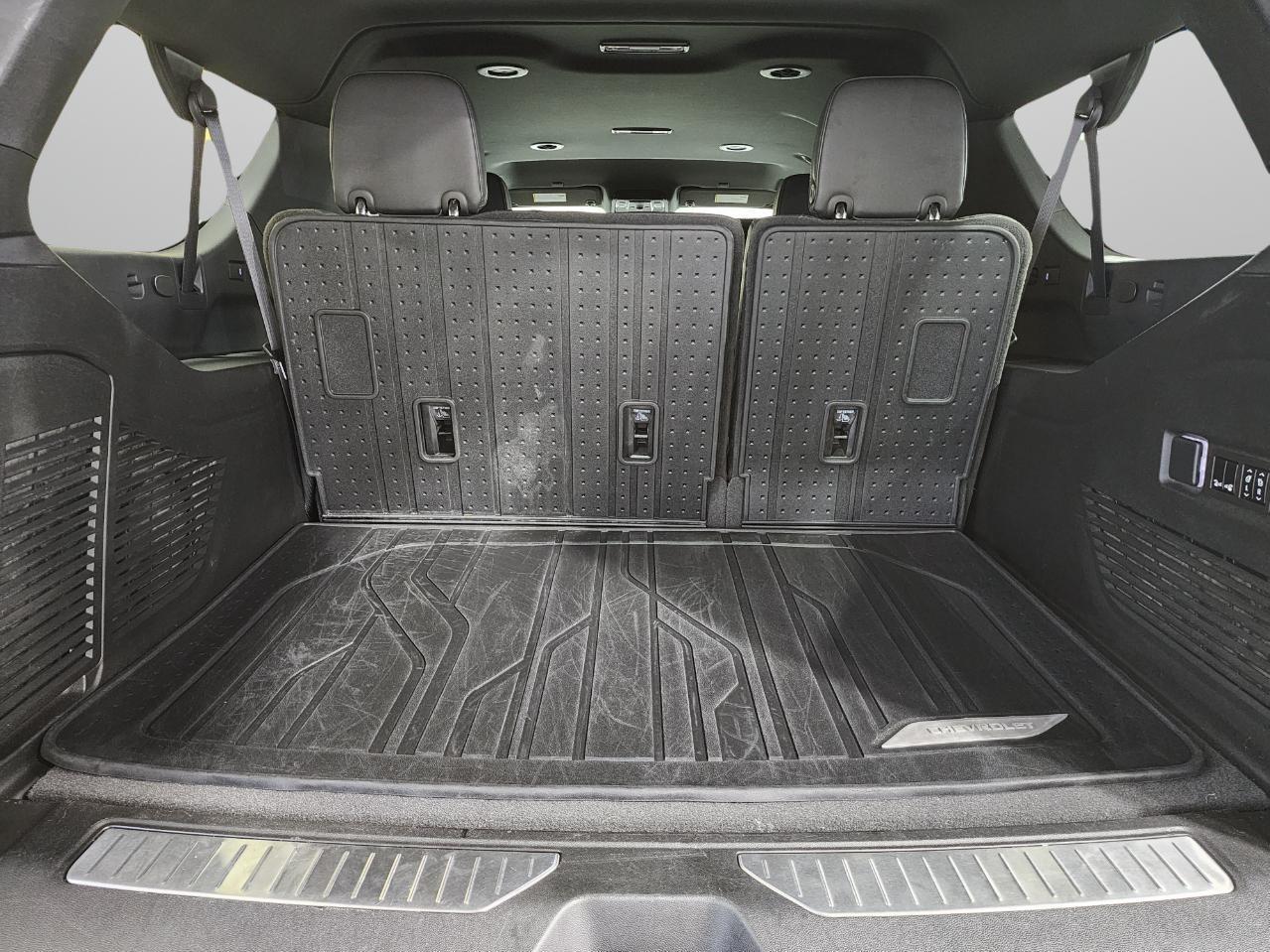 Chevrolet Suburban RST 2023