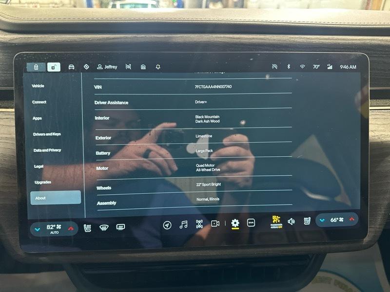 Rivian R1T Adventure 2022